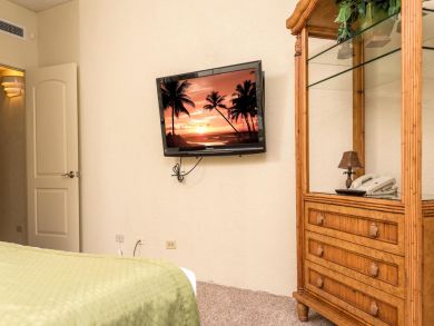 Kaanapali Beachfront Two Bedroom Vacation Condo